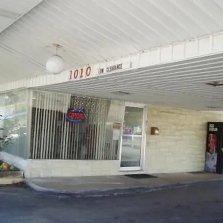 Gray Plaza Motel West Frankfort