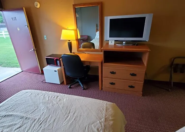 Gray Plaza Motel